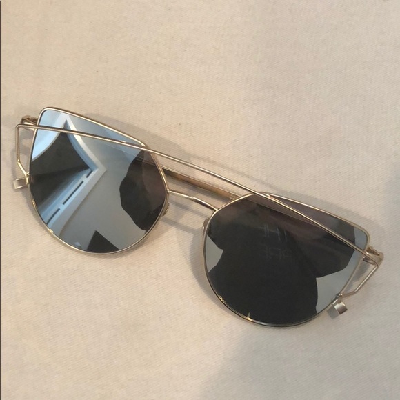 Double Crossbar Mirrored Aviator Sunnies - Picture 5 of 6